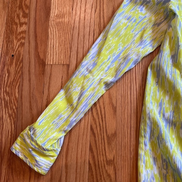 Lovers + Friends Blue and green patterned long sleeve blouse size large - Picture 3 of 5